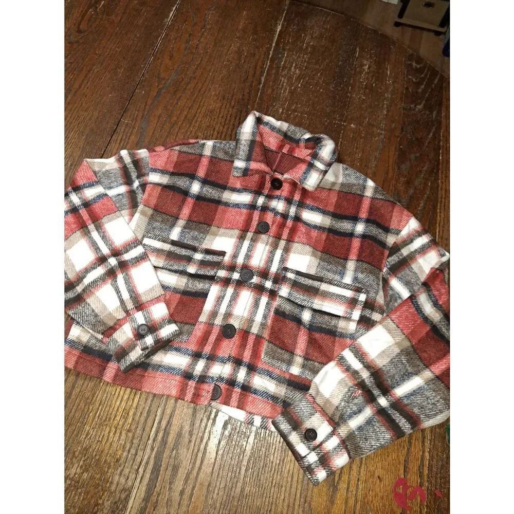 New Small Long Sleeve Button Front Cropped Soft Fluffy Flannel Jacket NWOT